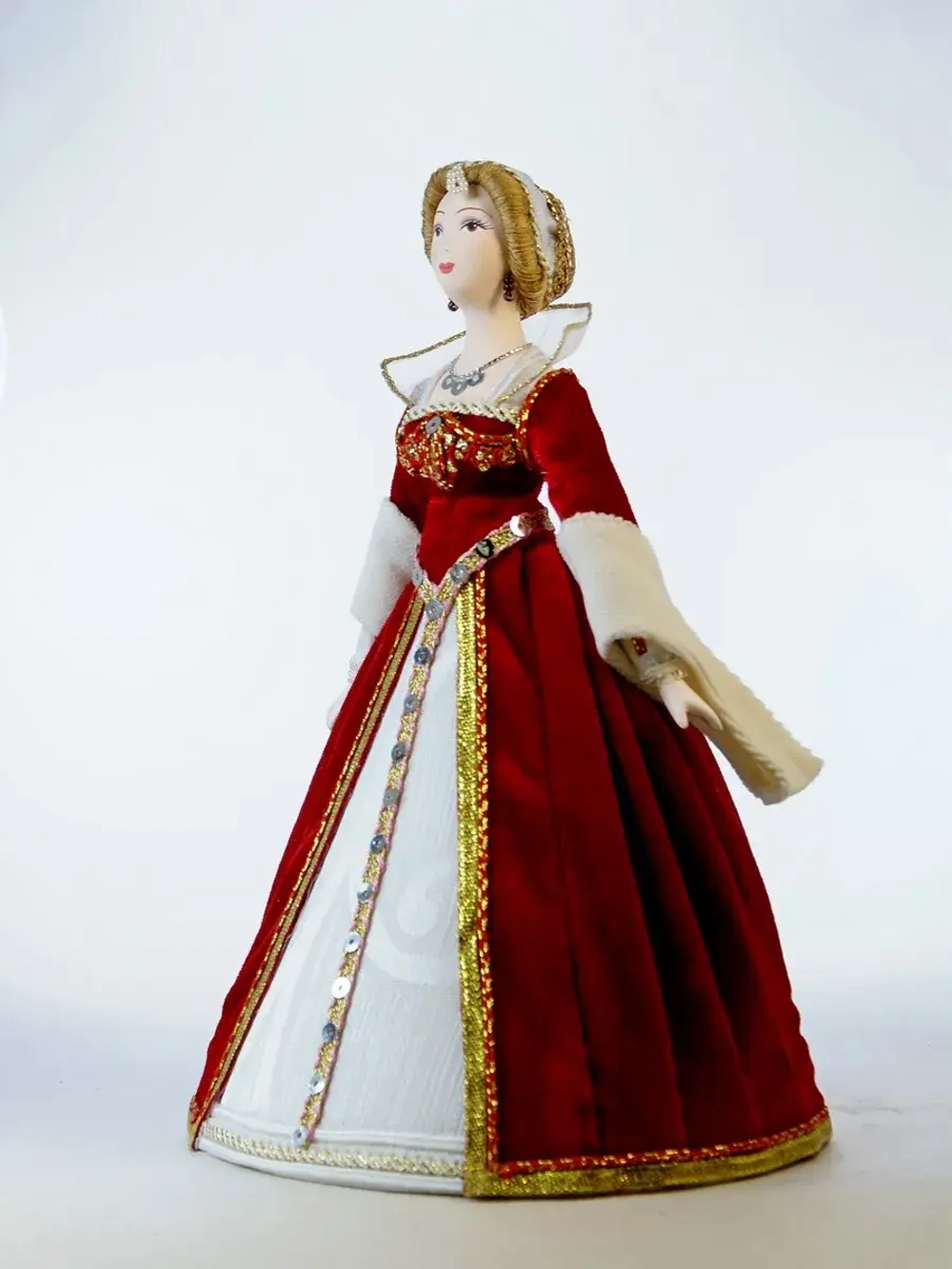 Кукла коллекционная Луиза Лотарингская, жена Генриха III