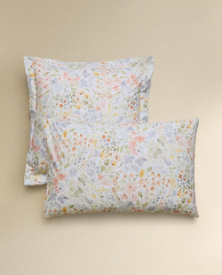 ZARA HOME НАВОЛОЧКА С ЦВЕТОЧНЫМ ПРИНТОМ, ЖЕЛТОВАТО-БЕЛЫЙ