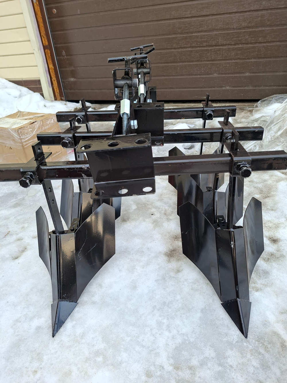 Окучник Forza 2-х рядный, на траверсе с регулируемыми однорядными окучниками со сцепкой