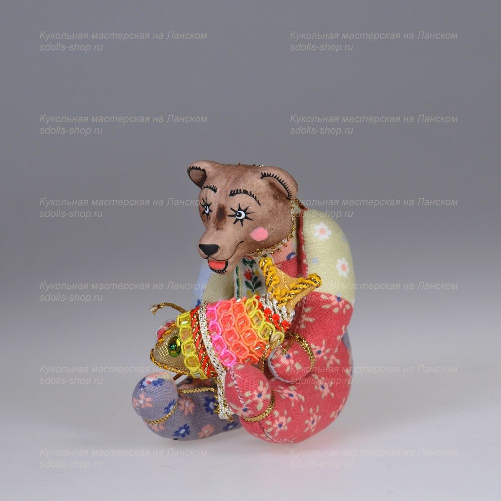 Ёлочная игрушка Медвежонок с большой рыбой