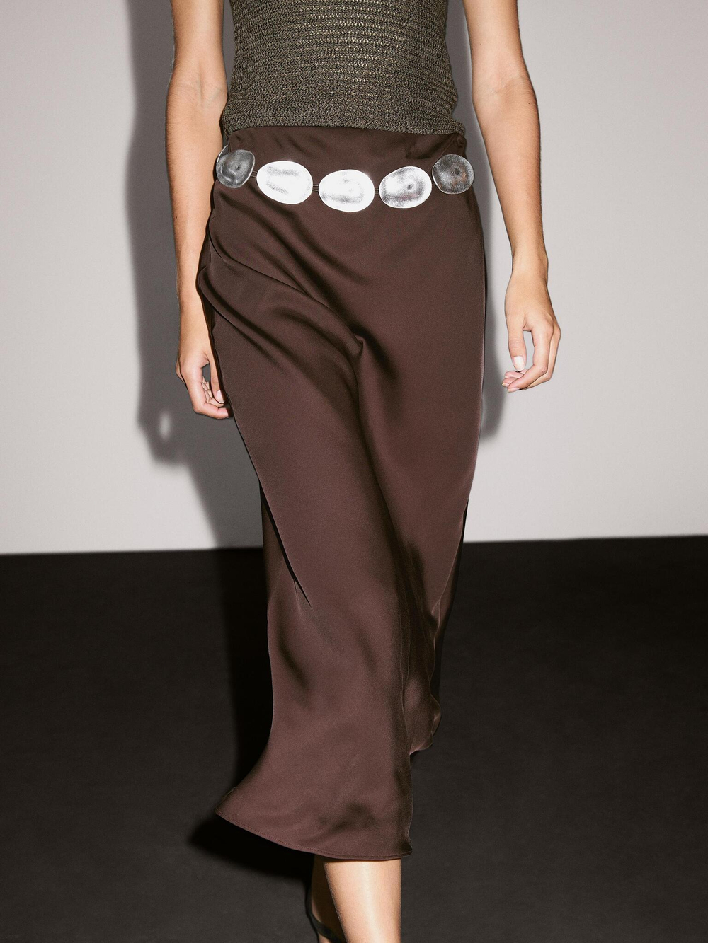 Massimo Dutti Юбка миди из струящегося атласа, шоколадно-коричневый