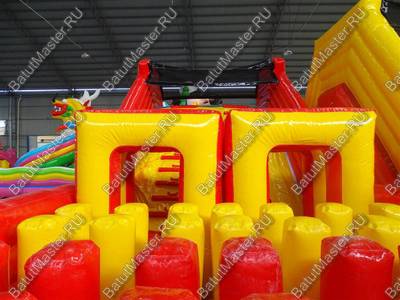 Надувная спортивная полоса препятствий "Бастион" 25*10*5 м