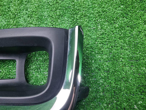 Накладка ПТФ левая Toyota Land Cruiser 300 (21-нв)