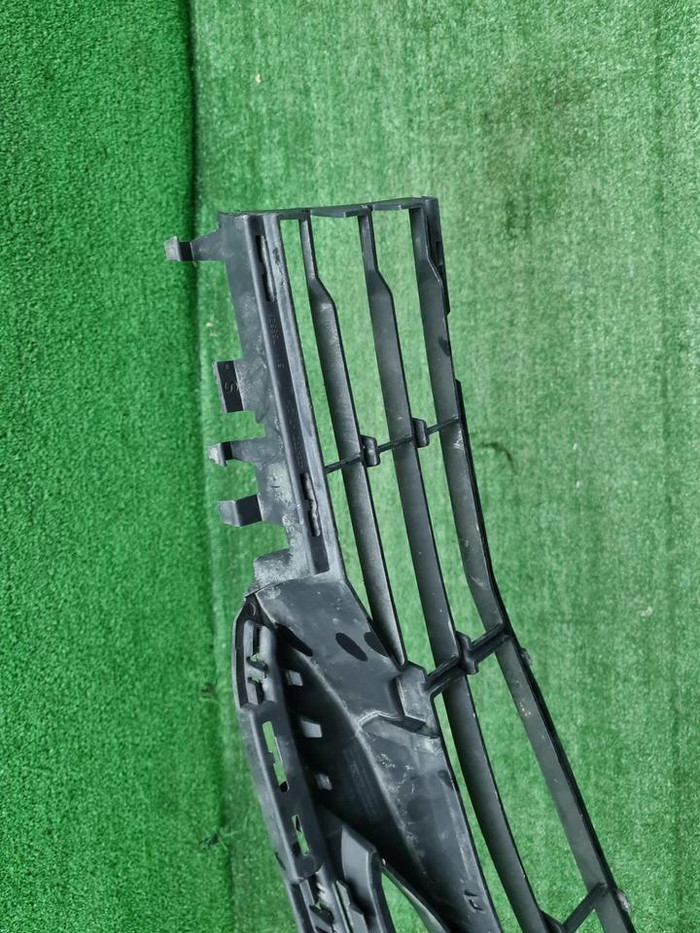 Накладка ПТФ левая BMW 5er G30 (2017-2020)