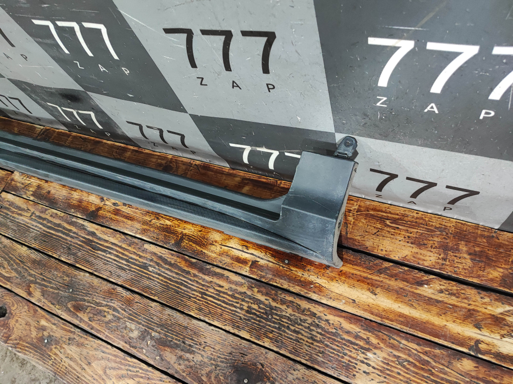 Накладка порога правого Geely Coolray 19-нв Б/У Оригинал 6073055800