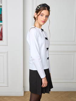 Блузка школьная для девочки с бантиками молочная