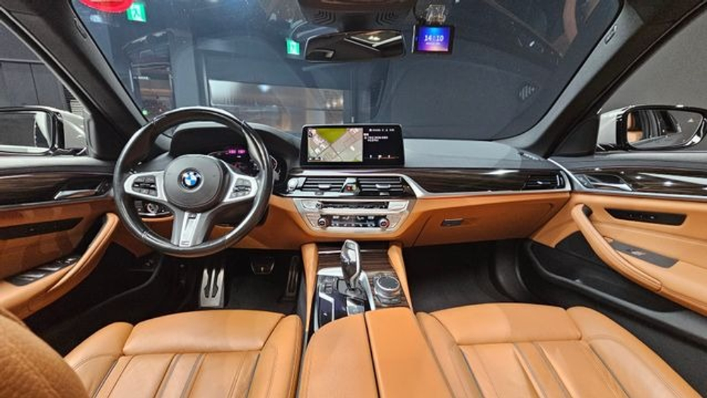 BMW 5 серии (G30) 520i M Sport