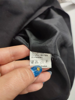 Платье лаконичное черное 42 размер