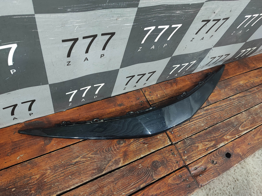 Накладка решетки радиатора Toyota Camry (XV70) 20-нв Б/У Оригинал 5211106040