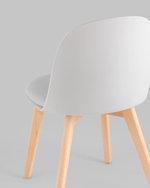 Стул Fog с подушкой светло-серый деревянные ножки