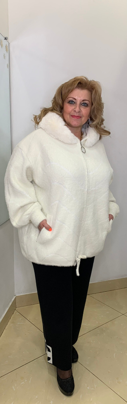 Теплый жакет-куртка из альпака с капюшоном