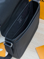 Сумка-мессенджер Louis Vuitton