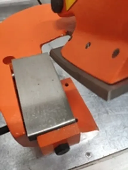 Электромеханическая гильотина Rollbend RGS 1550x6