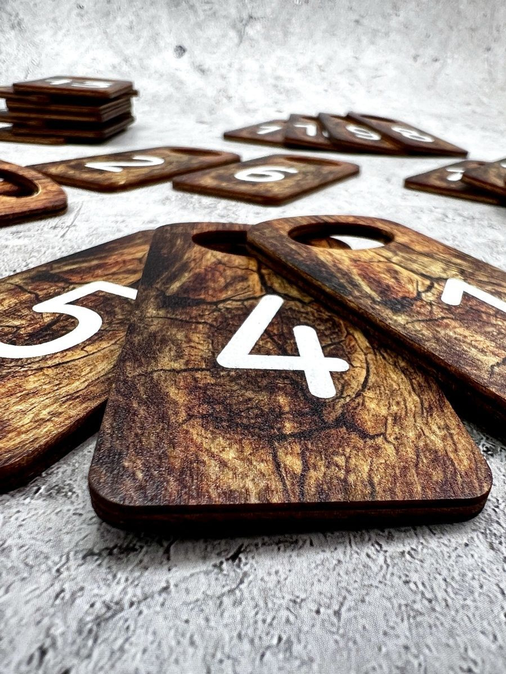 Номерки для гардероба дерево 4х8 см