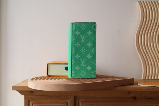 Louis Vuitton Brazza Wallet