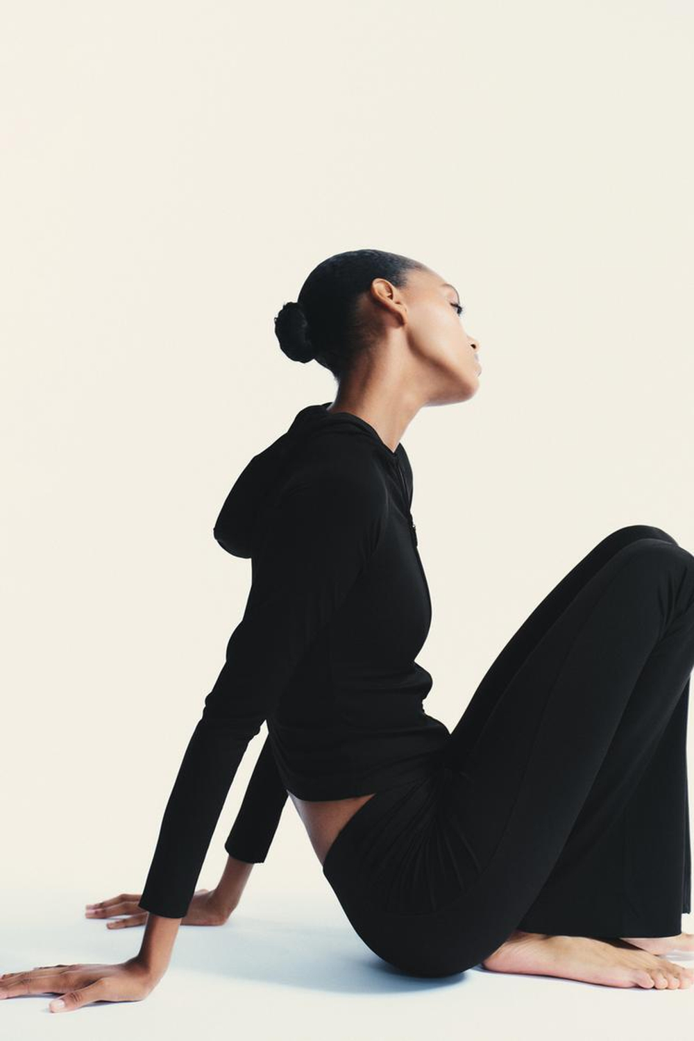 ZARA ТОЛСТОВКА SEAMLESS ИЗ ПОЛИАМИДА, ЧЕРНЫЙ