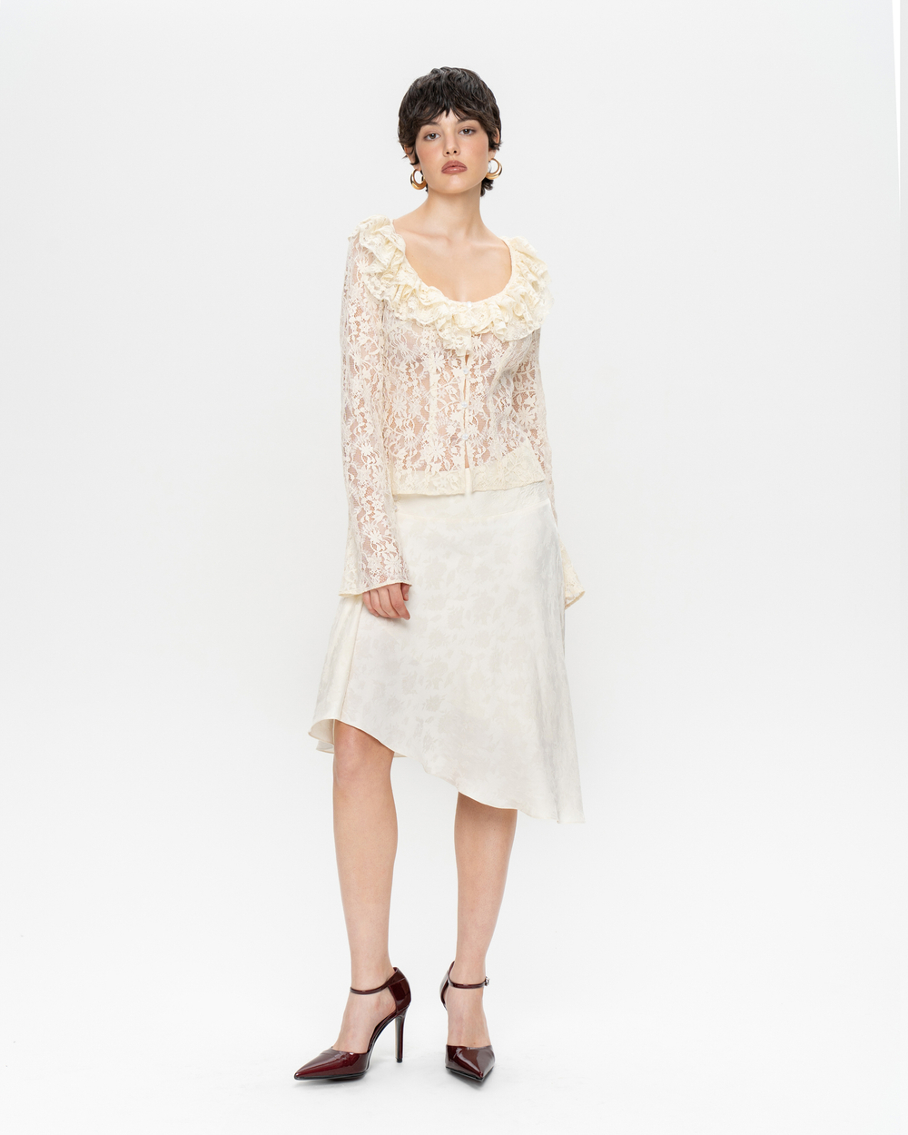 Блуза из кружева с фестонами