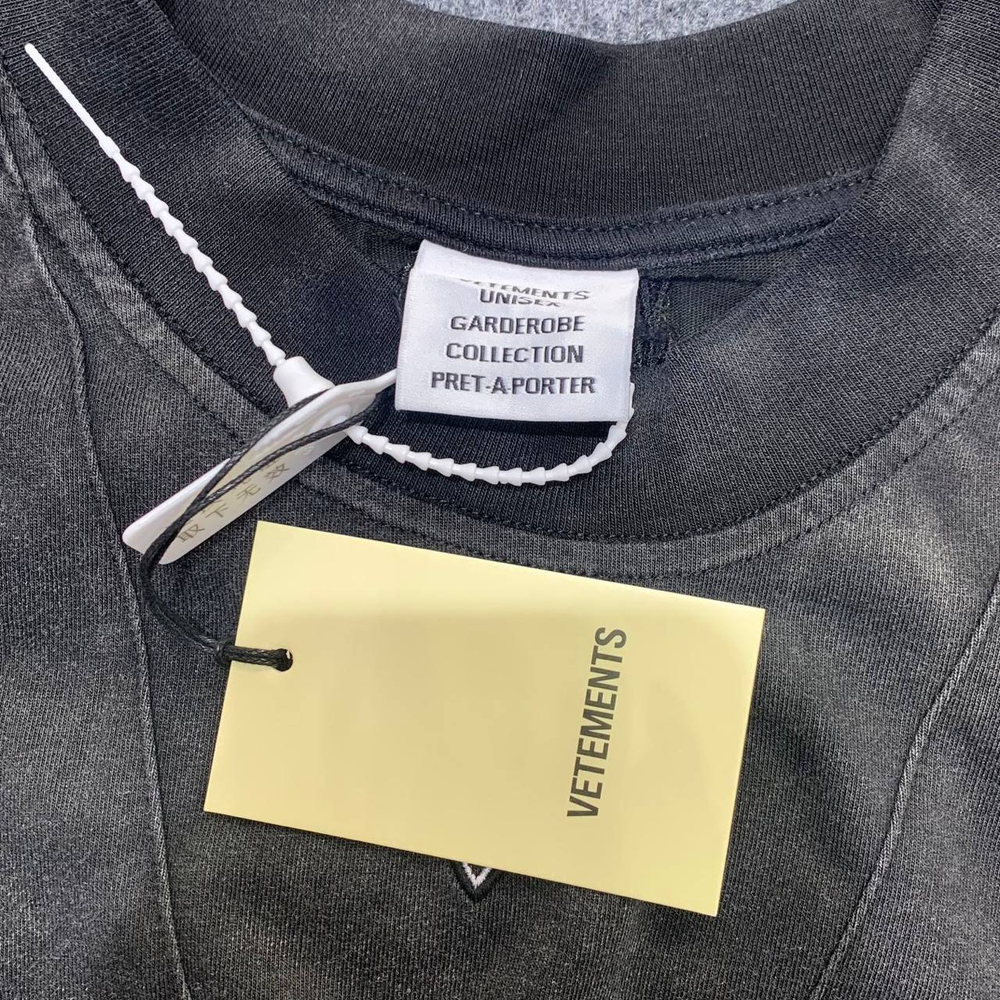 Футболка Vetements