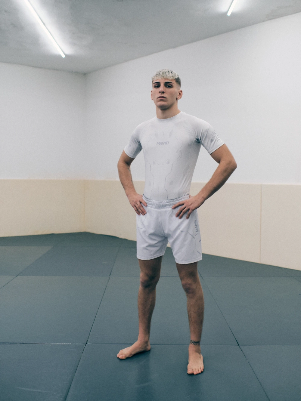 Рашгард MANTO SHIELD белый