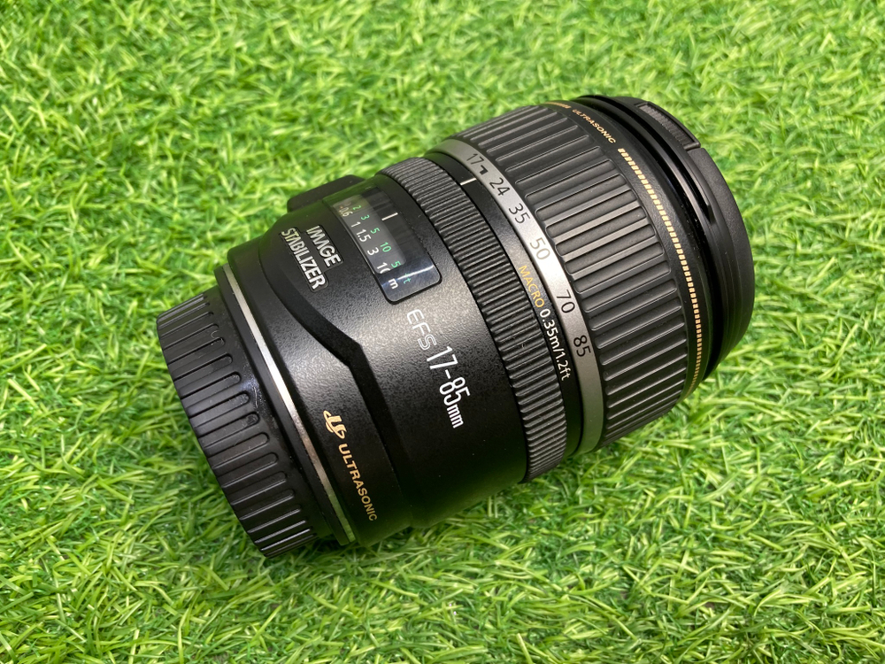Canon EF-S 17-85mm 4-5.6 IS USM