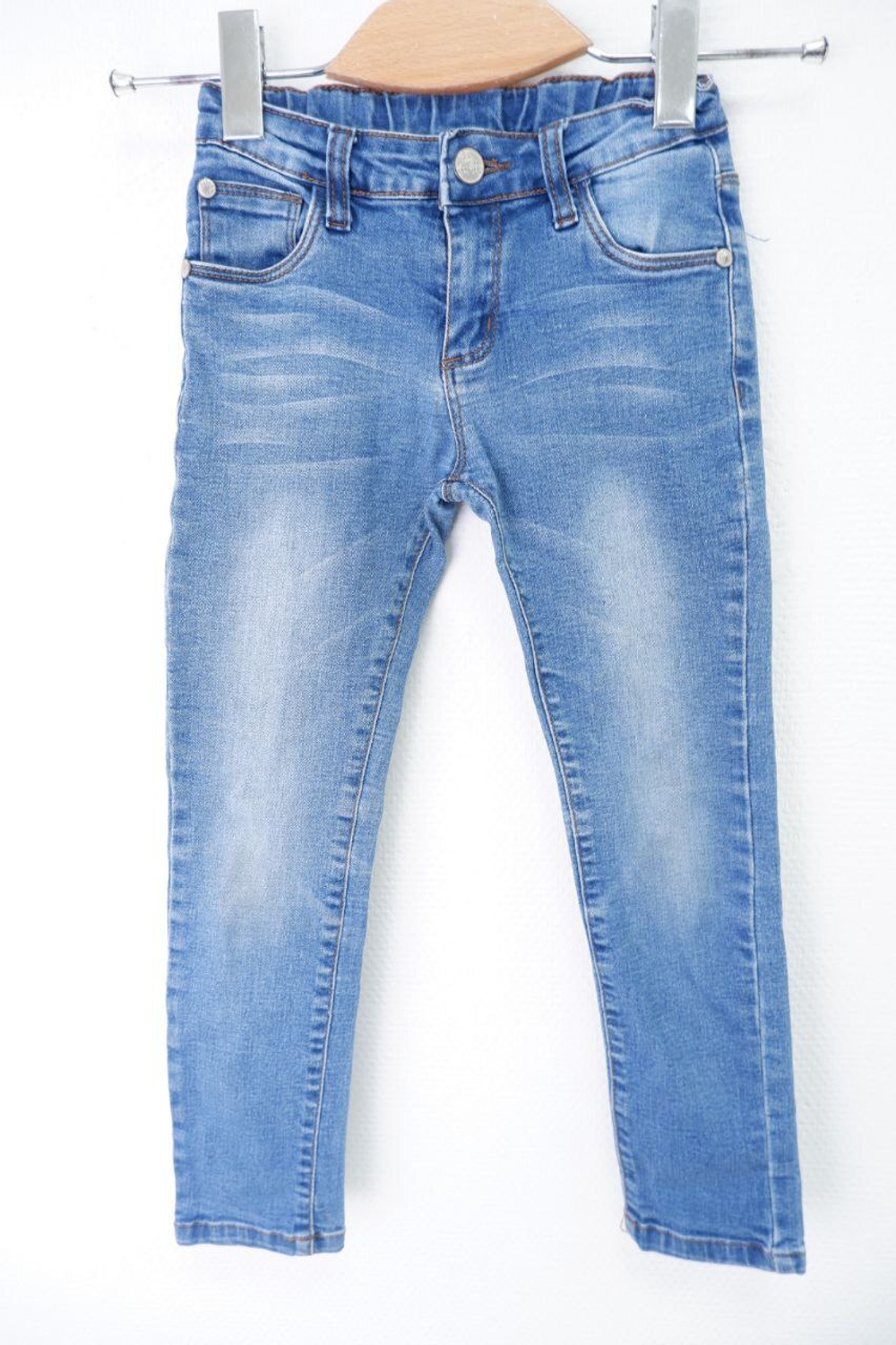 Джинсы Futurino базовые на 7 лет