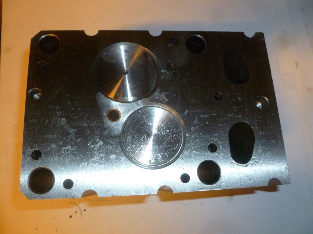 Головка блока цилиндров в сборе Ricardo R6126A-260DE; TDK 260 6LT/Cylinder head Assy