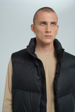 Жилет пуховый | black