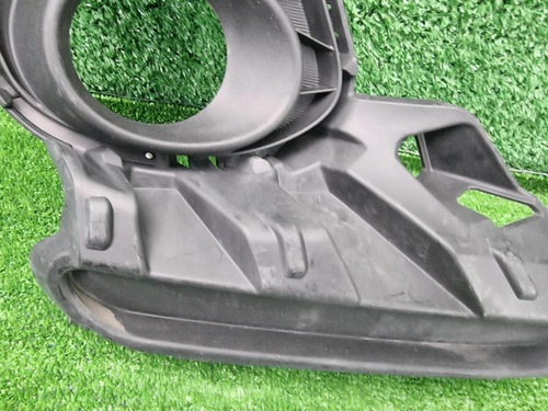 Накладка ПТФ правая Mazda 3 BL (2011-2013)