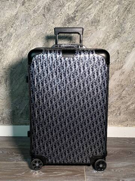 Чемодан Rimowa