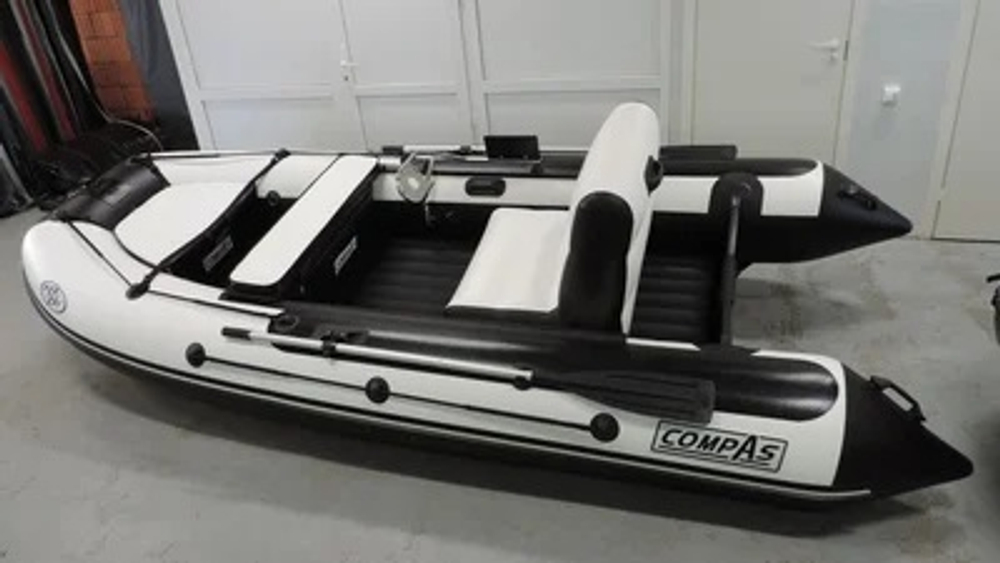 Лодка ПВХ COMPAS 400