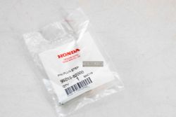 95015-82000. PIN B, PILLION STEP