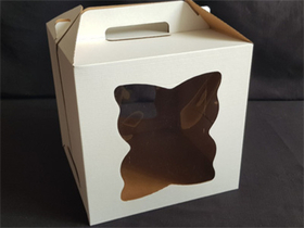 Коробка для торта с ручкой 26*26*28. 2 фигурных окна