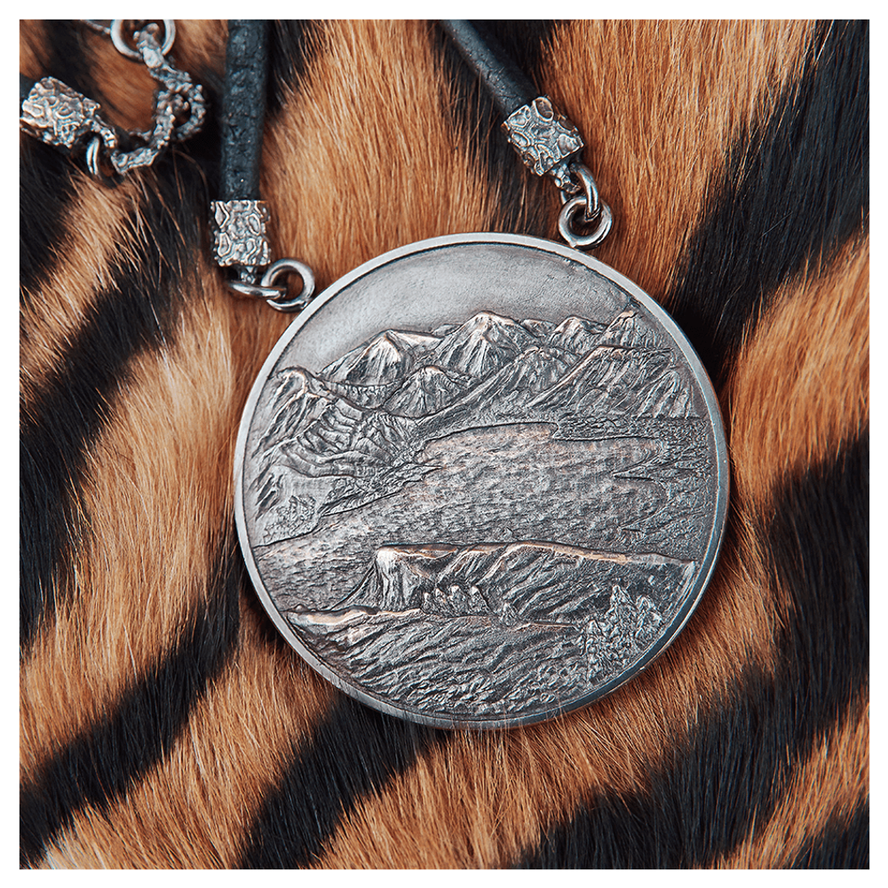 Серебряная монета-амулет «Тигр»