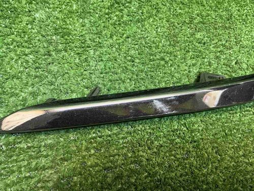 Накладка переднего бампера Toyota Camry xv70 20-24