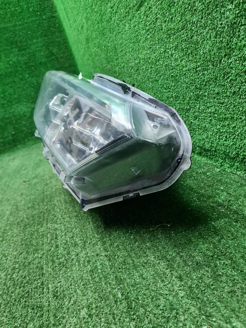Фара правая Faw Besturn T77 (2018-н.в.) LED