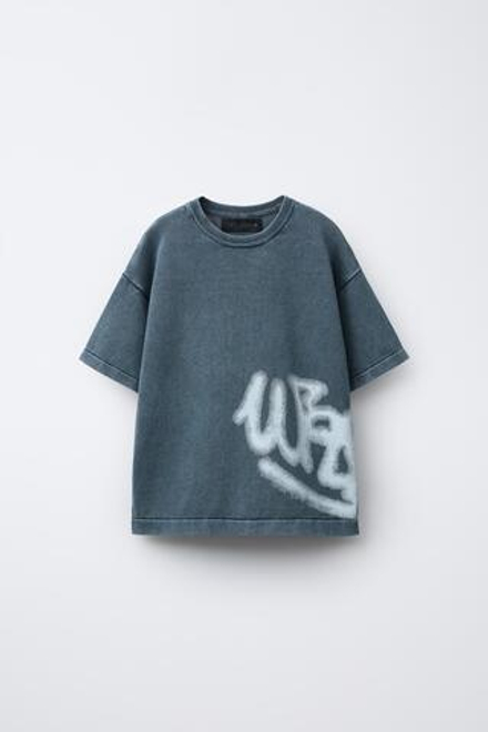 ZARA ФУТБОЛКА С ЭФФЕКТОМ И ГРАФФИТИ, СЕРЫЙ