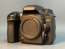 Nikon D7500 18900 кадров