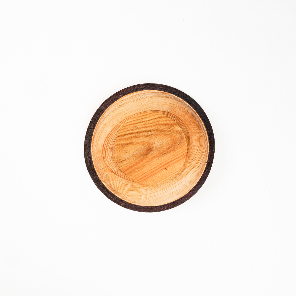 Деревянная глубокая тарелка из древесины сибирского кедра. T198