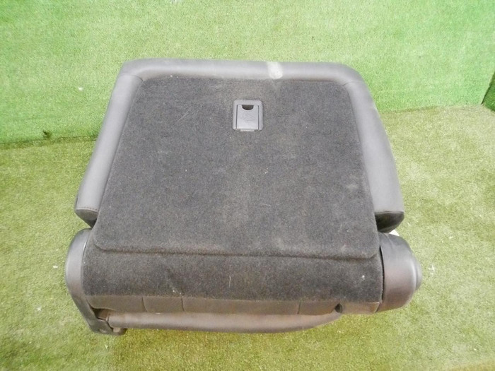 Сиденье заднее правое Lexus LX 3 (2015-2023)