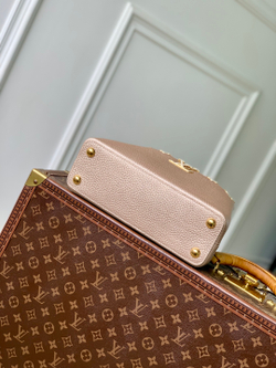 Louis Vuitton Capucines BB