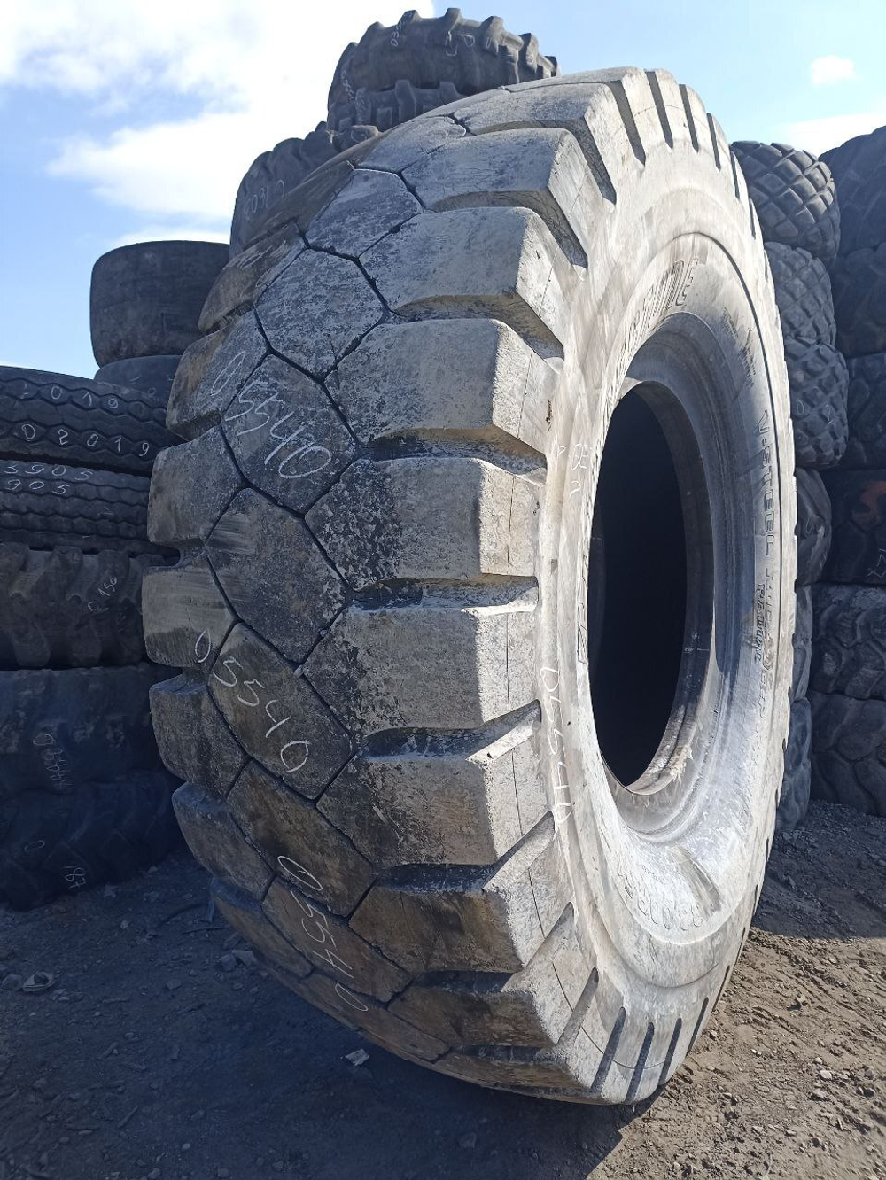 33.00R51 Bridgestone VRDP шина б/у