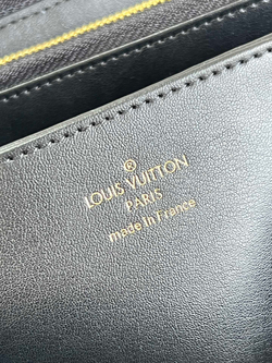 Louis Vuitton Zippy Wallet