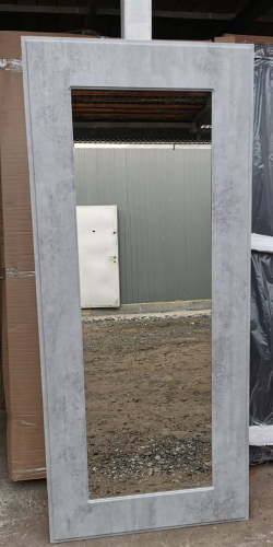 Входная металлическая дверь с зеркалом RеX (РЕКС) 15 Чешуя кварц черный, фурнитура хром/ Пастораль бетон темный