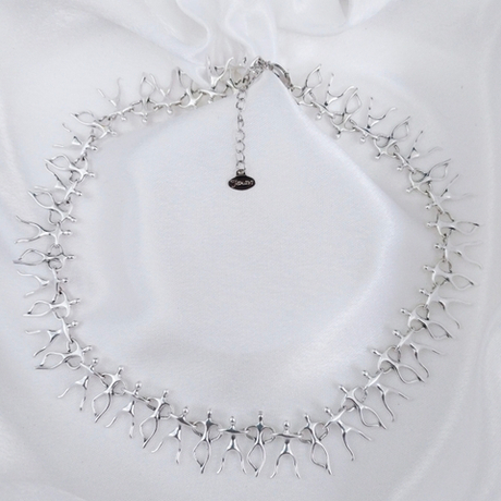 "Человечки" ожерелье в серебряном покрытии из коллекции "Цирк" от Jenavi с замком карабин