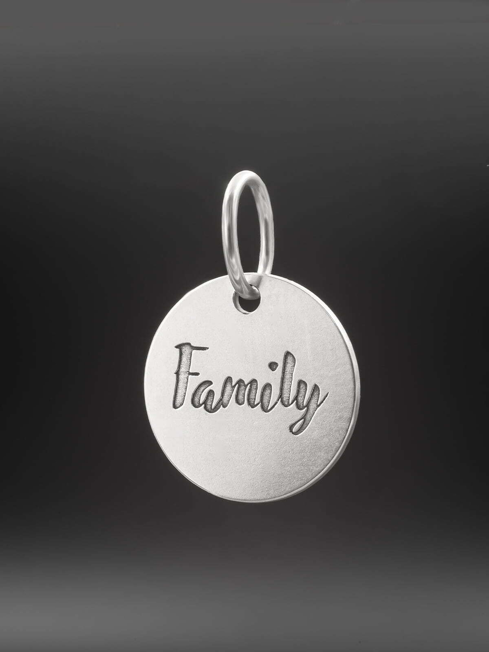 Фото с надписью family.
