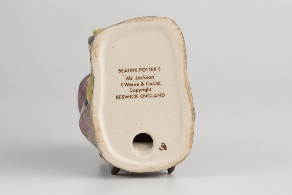 Статуэтка «Жаба мистер Джексон»