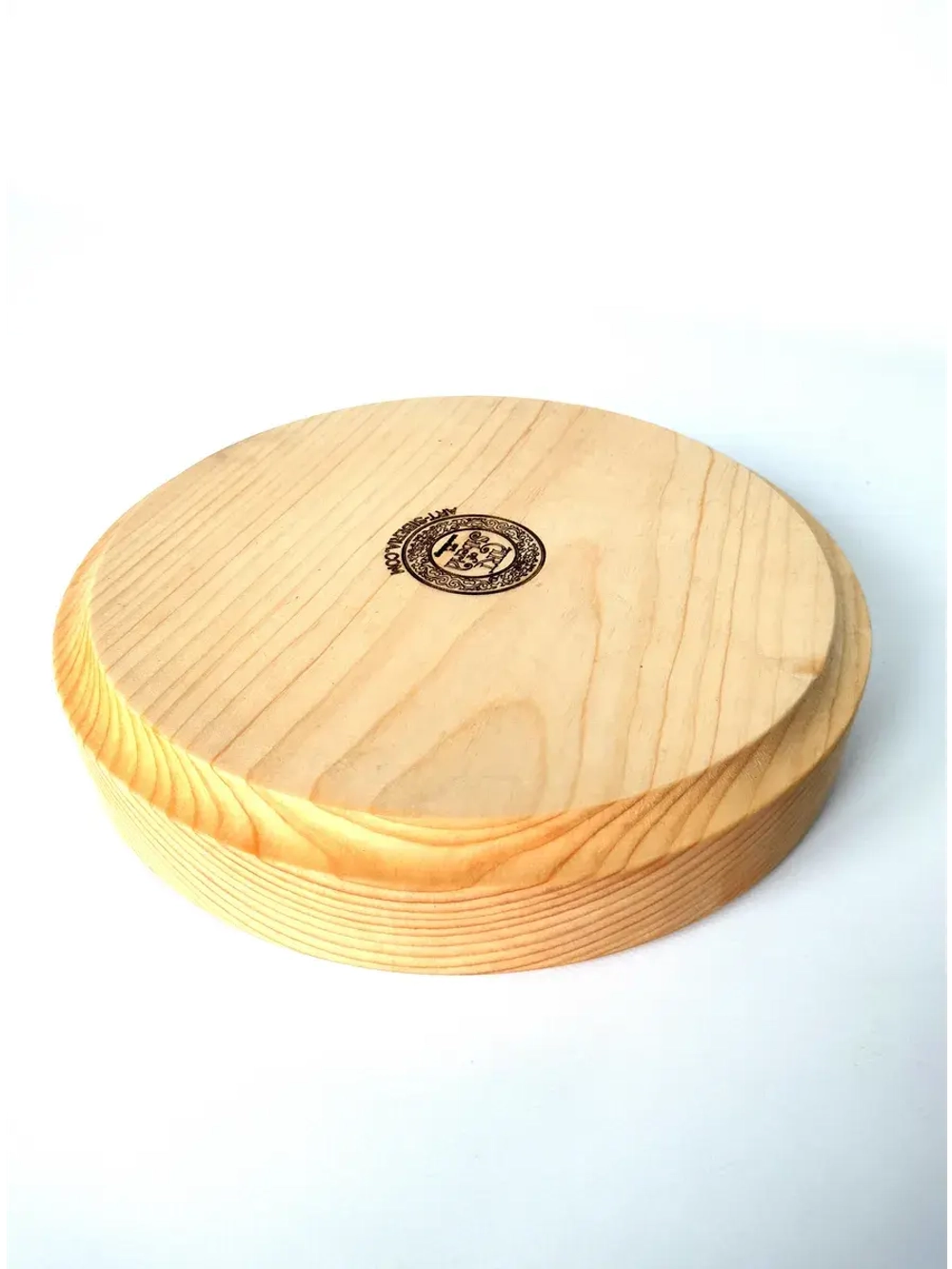 Тарелка деревянная из массива кедра