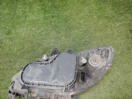 Битая Фара правая Mercedes Vito W639 (2003-2010) галоген