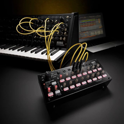 Ритм-синтезатор драм-машины KORG SQ-1