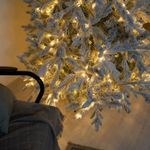 Заснеженная ель с гирляндой «Россо» теплый свет (Литая+пвх) 240 см / 2,4 м